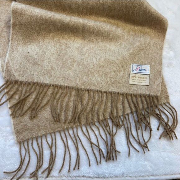Vintage Léron Paisley Pattern with Fringe 100% Cashmere Scarf 73 in. By 15 in. - Picture 9 of 10